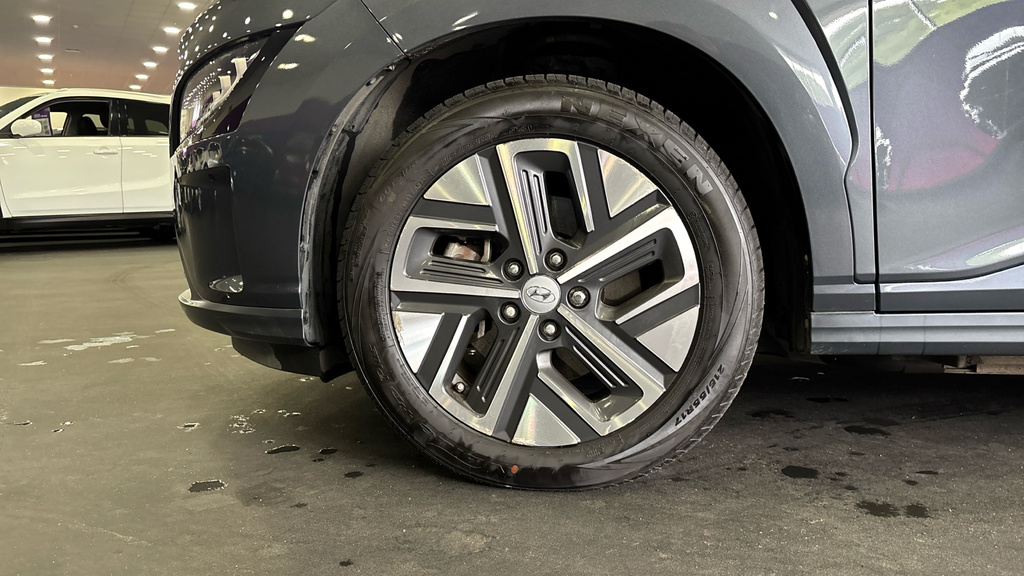 Hyundai Kona Hatchback Red #18