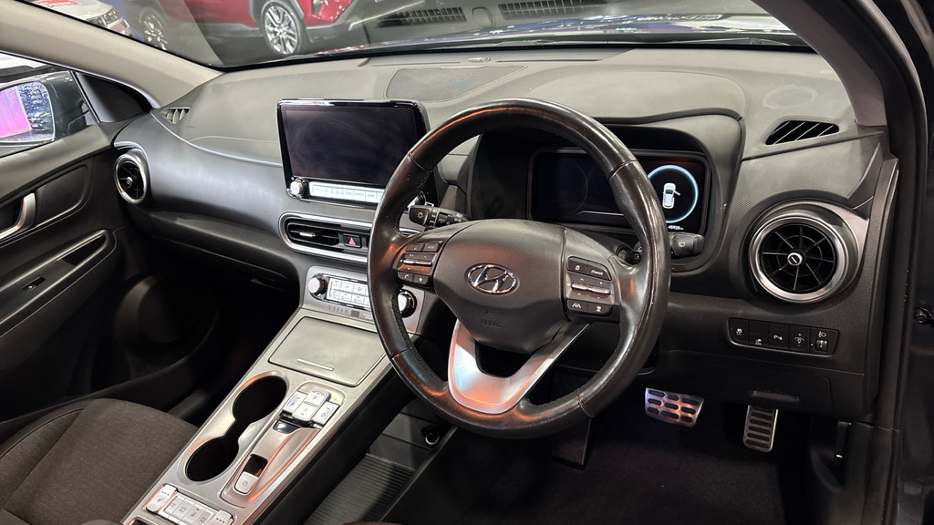 Hyundai Kona Hatchback Red #9