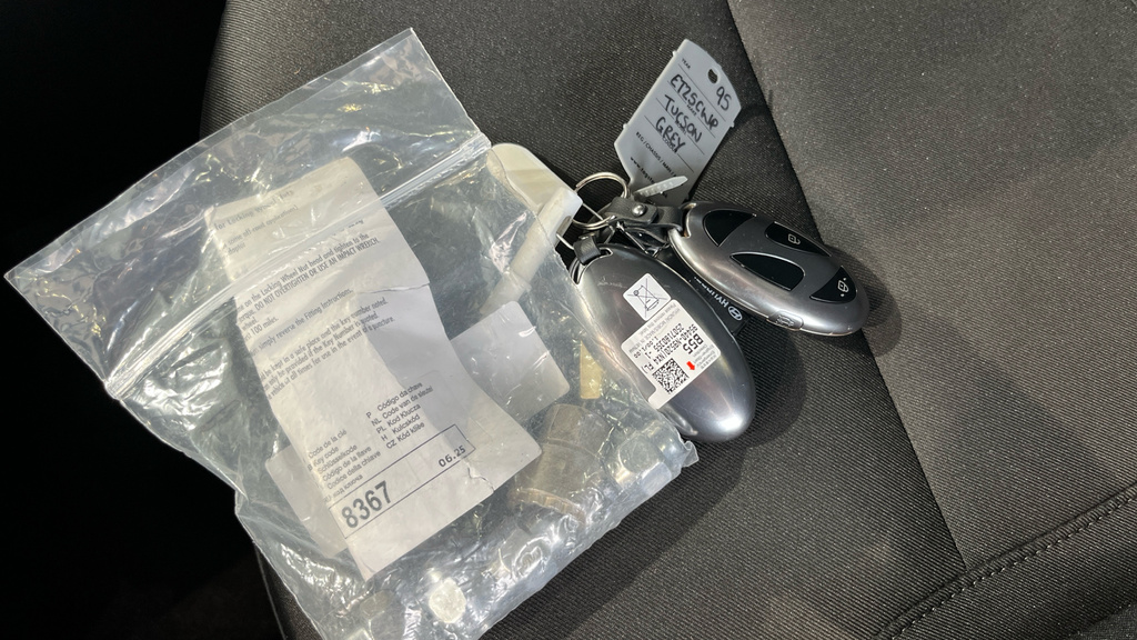 Hyundai Tucson Ultimate Grey #29