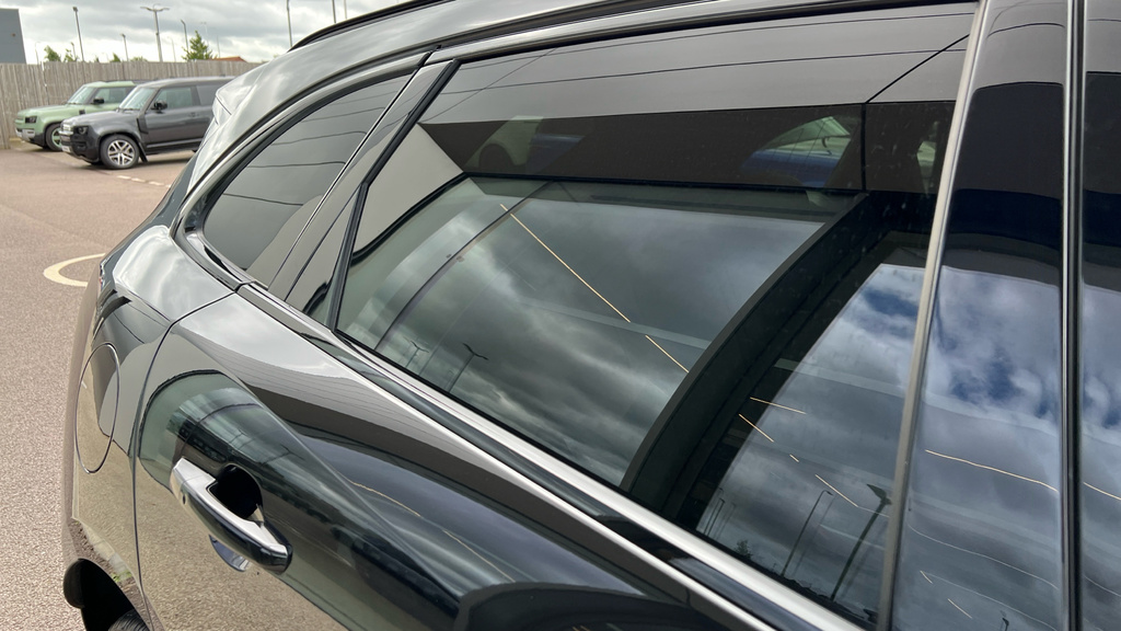 Jaguar F-Pace 2.0 D200 Mhev R Dynamic Hse Black Suv A Black #3