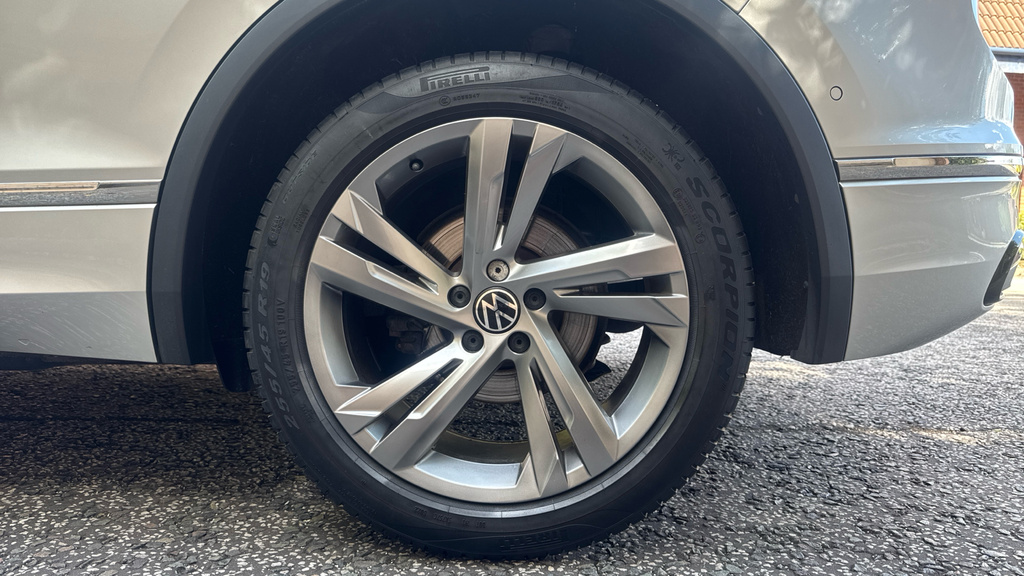 Volkswagen Tiguan Elegance White #19