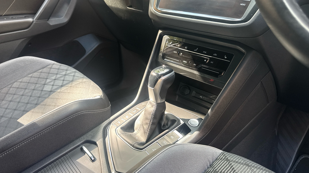 Volkswagen Tiguan Elegance White #31