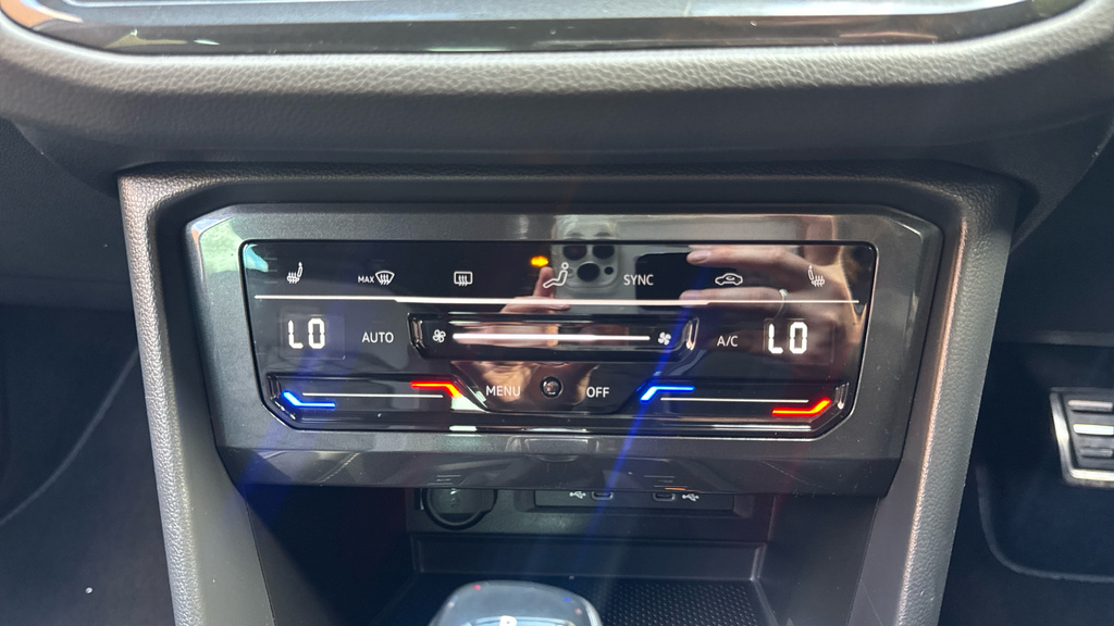 Volkswagen Tiguan Elegance White #34