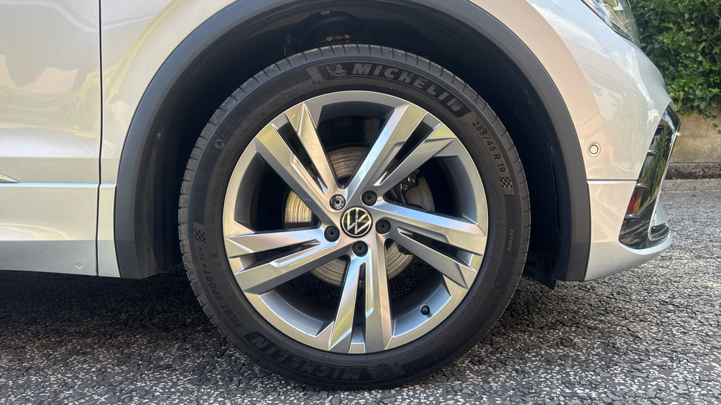 Volkswagen Tiguan Elegance White #21