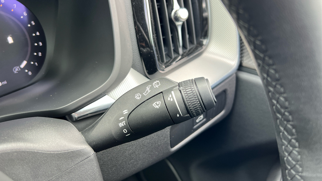 Volvo XC60 2.0 B4p Plus Dark Grey #31