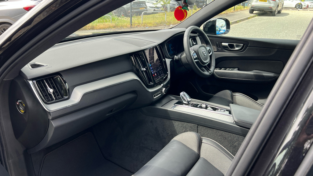 Volvo XC60 2.0 B4p Plus Dark Grey #10
