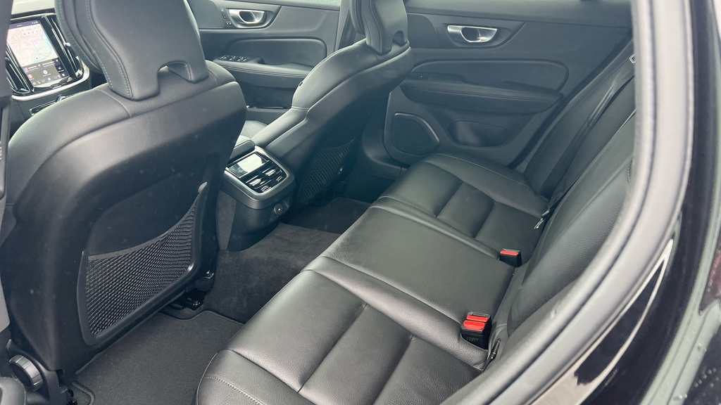 Volvo V60 2.0 B4p Plus Dark 7 Speed Grey #14