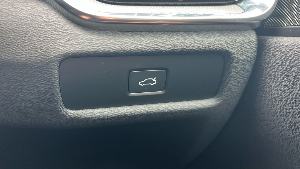 Volvo V60 2.0 B4p Plus Dark 7 Speed Grey #46
