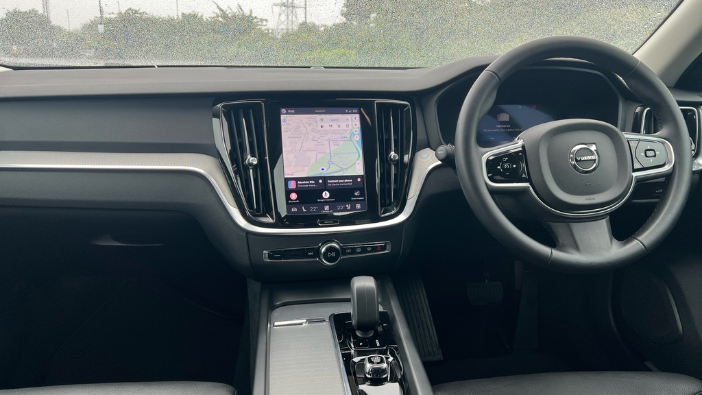 Volvo V60 2.0 B4p Plus Dark 7 Speed Grey #11