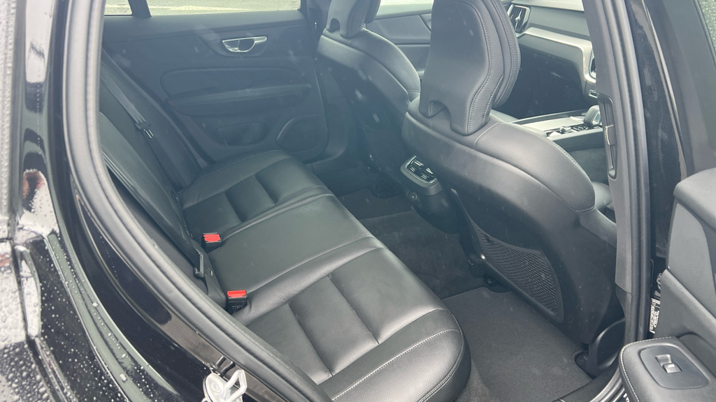 Volvo V60 2.0 B4p Plus Dark 7 Speed Grey #21