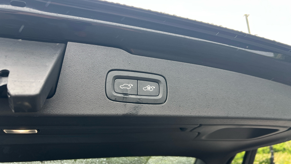 Volvo V60 2.0 B4p Plus Dark 7 Speed Grey #41