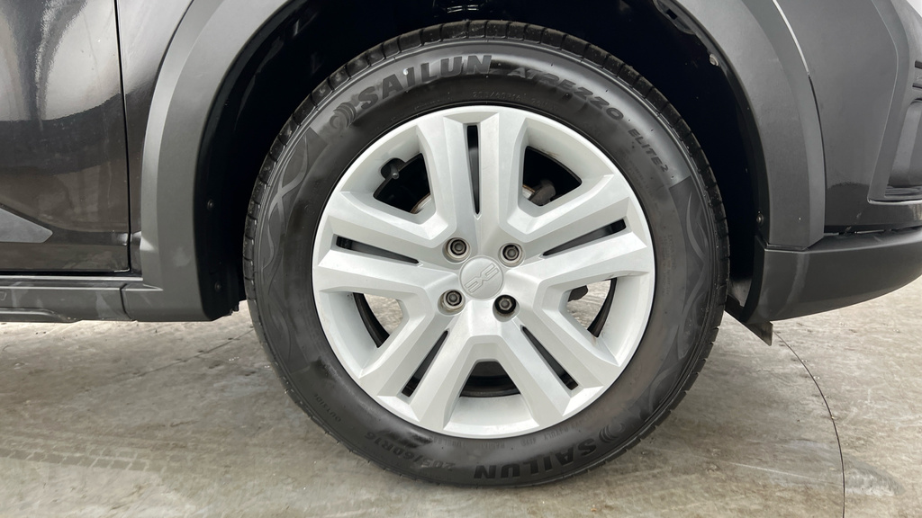 Dacia Sandero Stepway 1.0 Tce Extreme Cvt White #28
