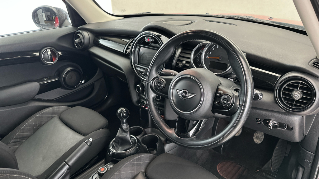 Mini Hatch Cooper Sd - 20 Road Tax Heated Seats Chi White #9