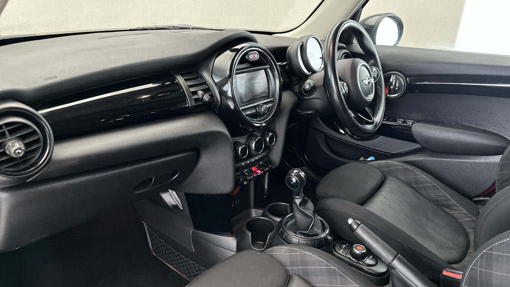 Mini Hatch Cooper Sd - 20 Road Tax Heated Seats Chi White #10