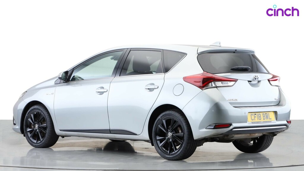 Toyota Auris Hatchback White #7