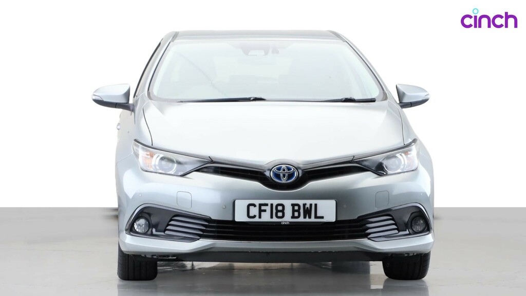 Toyota Auris Hatchback White #10