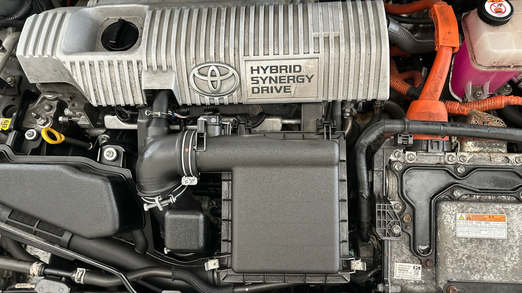 Toyota Auris Hatchback White #22