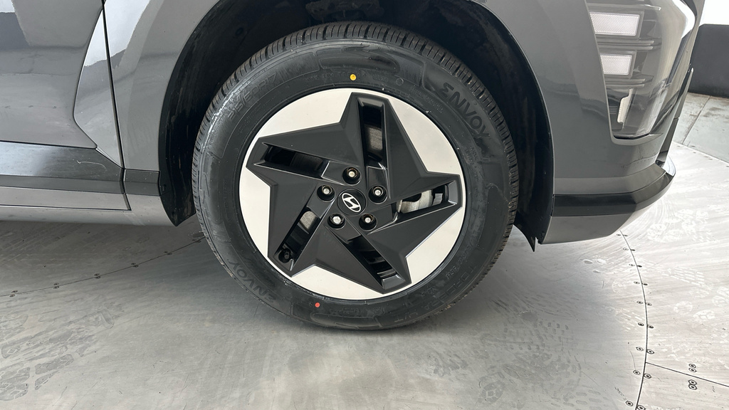 Hyundai Kona Hatchback White #27