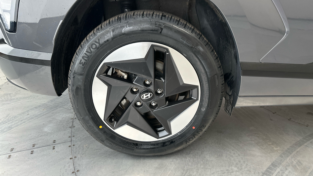 Hyundai Kona Hatchback White #26