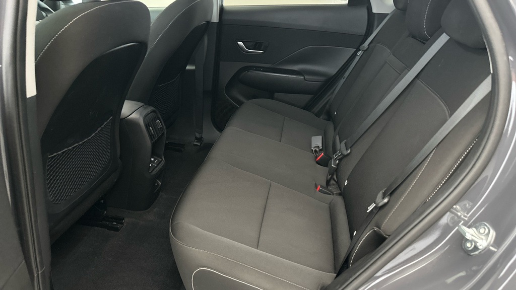 Hyundai Kona Hatchback White #21