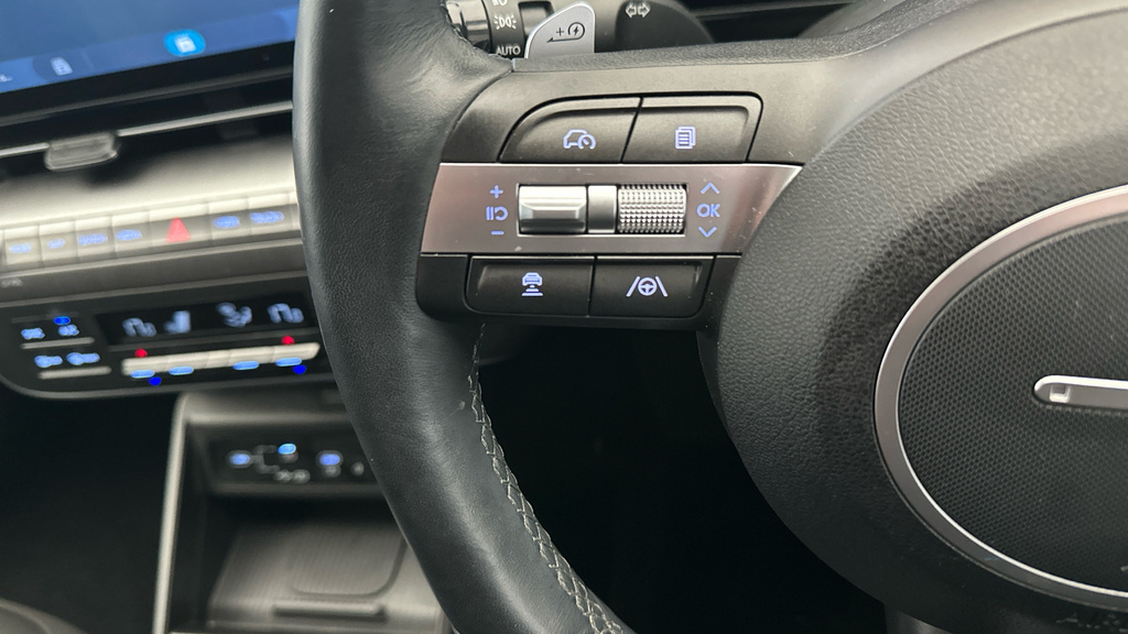 Hyundai Kona Hatchback White #18