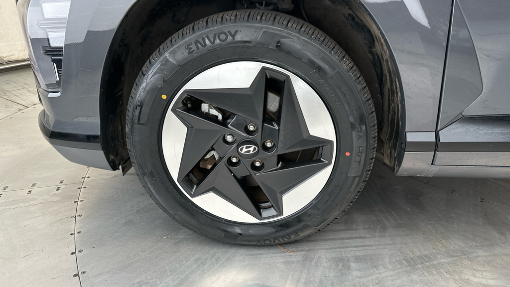 Hyundai Kona Hatchback White #24