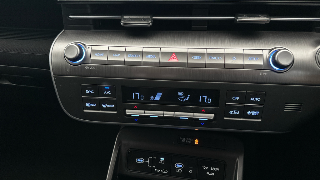 Hyundai Kona Hatchback White #15
