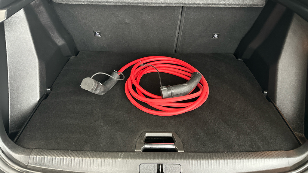 Peugeot e-2008 100Kw Active 50Kwh Red #22