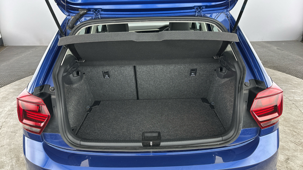 Volkswagen Polo Hatchback White #19