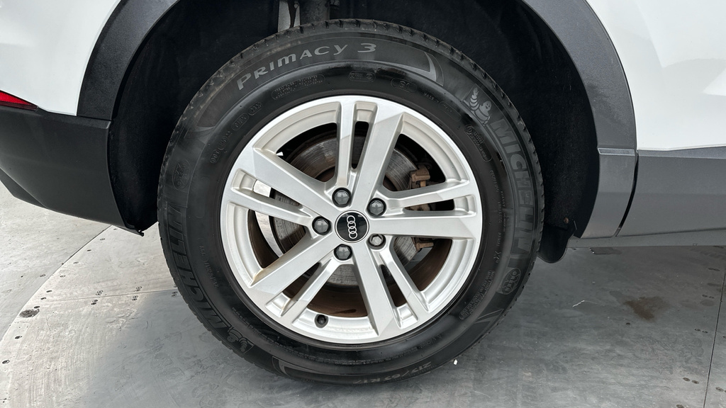 Audi Q3 35 Tfsi Technik Comfortsound Pack White #30