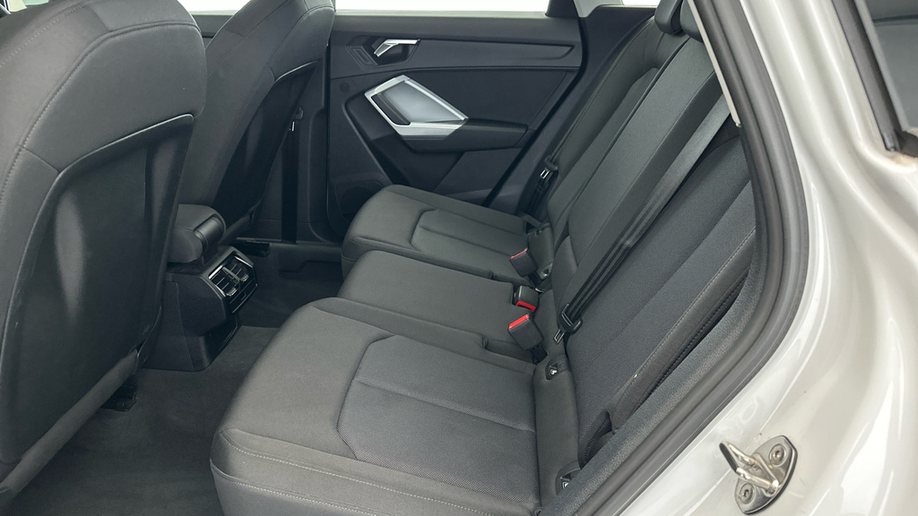 Audi Q3 35 Tfsi Technik Comfortsound Pack White #25