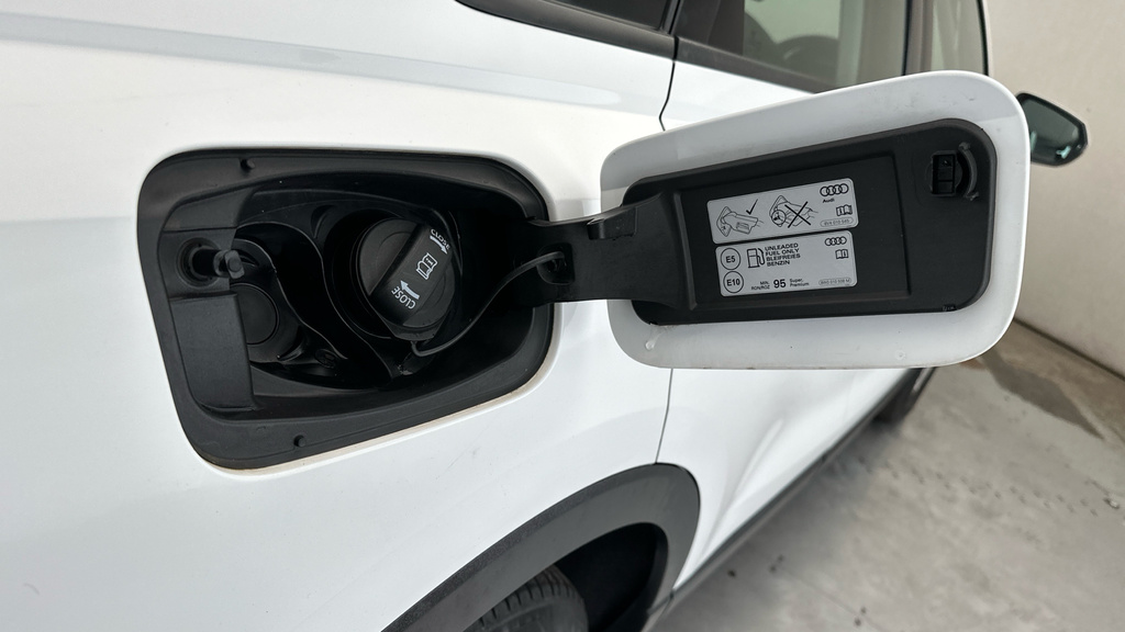 Audi Q3 35 Tfsi Technik Comfortsound Pack White #32