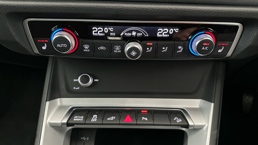 Audi Q3 35 Tfsi Technik Comfortsound Pack White #16
