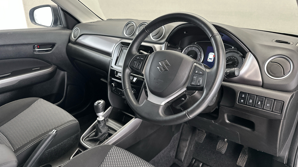 Suzuki Vitara 1.4 Boosterjet Mhev Black #9