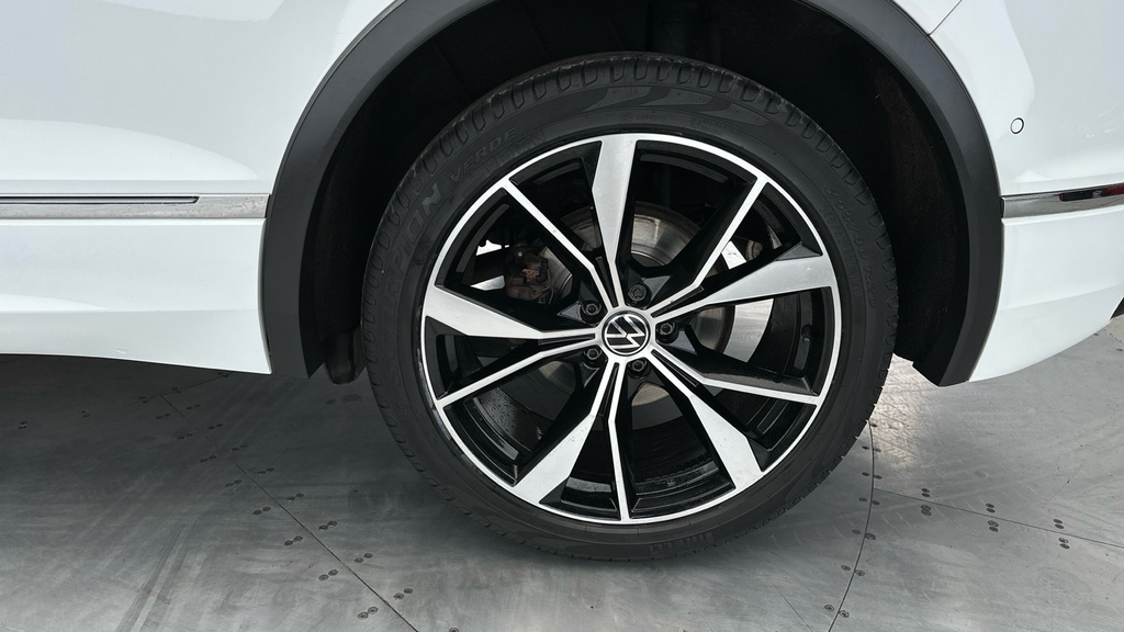 Volkswagen Tiguan Active Grey #25