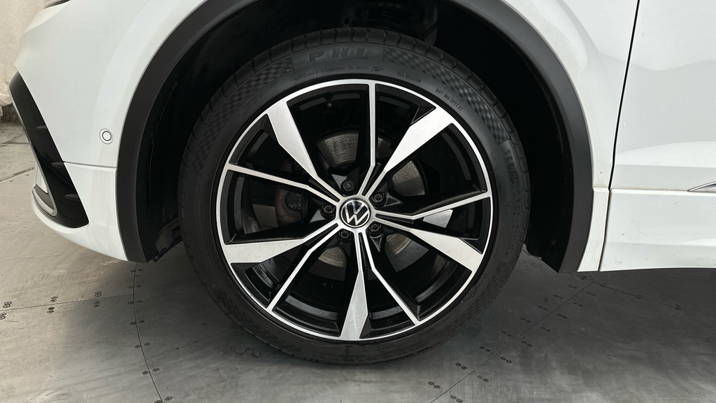 Volkswagen Tiguan Active Grey #24