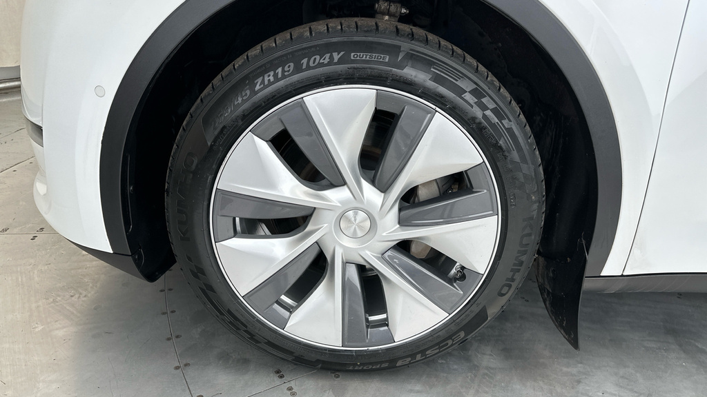 Tesla Model Y 2022 Dual Motor Long Range Suv Red #28