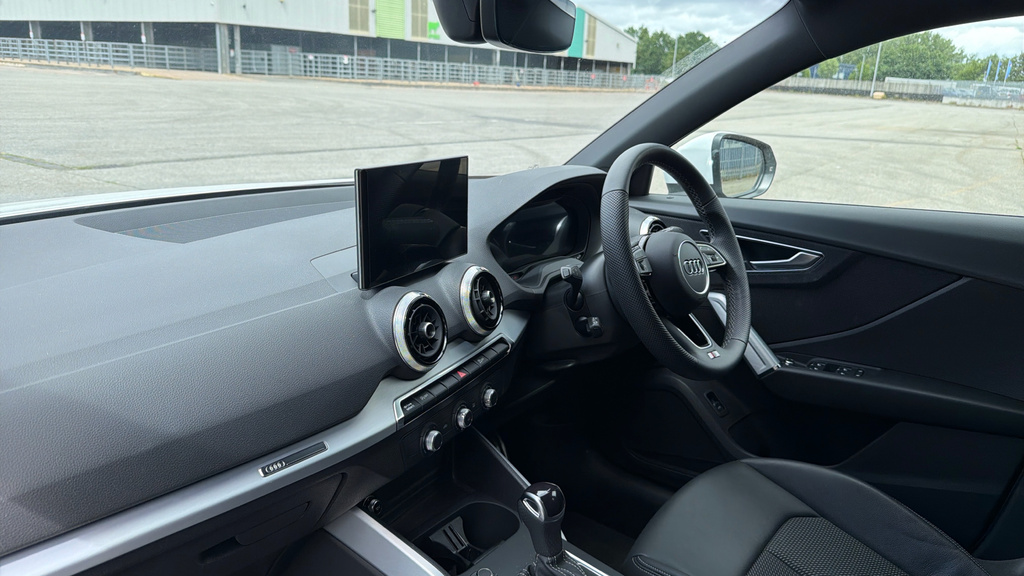 Audi Q2 35 Tfsi Black Edition S Tronic Tech Black #10