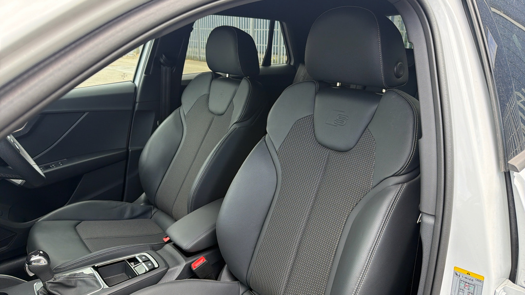 Audi Q2 35 Tfsi Black Edition S Tronic Tech Black #23