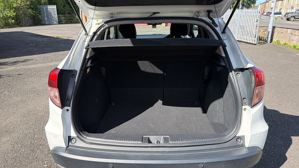 Honda Hr-V I-vtec Ex White #19