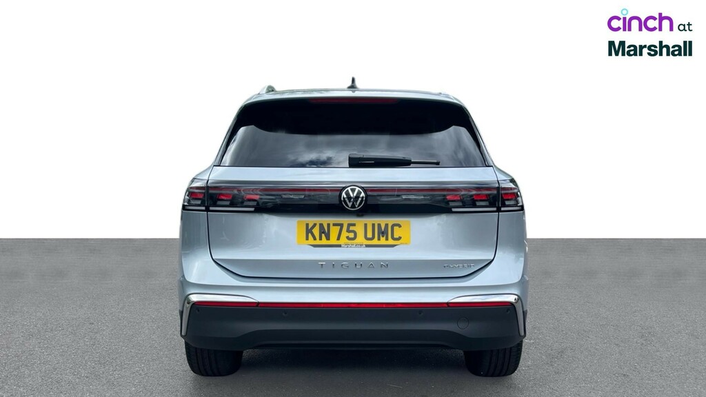 Volkswagen Tiguan Life White #4
