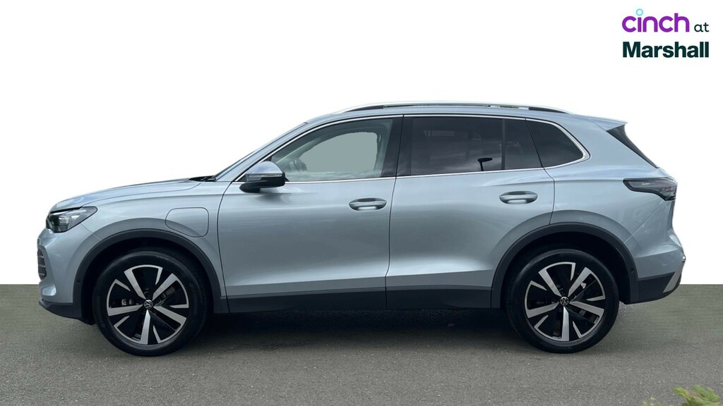 Volkswagen Tiguan Life White #6