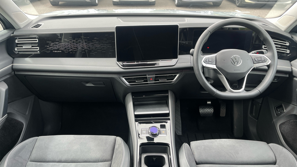 Volkswagen Tiguan Life White #11