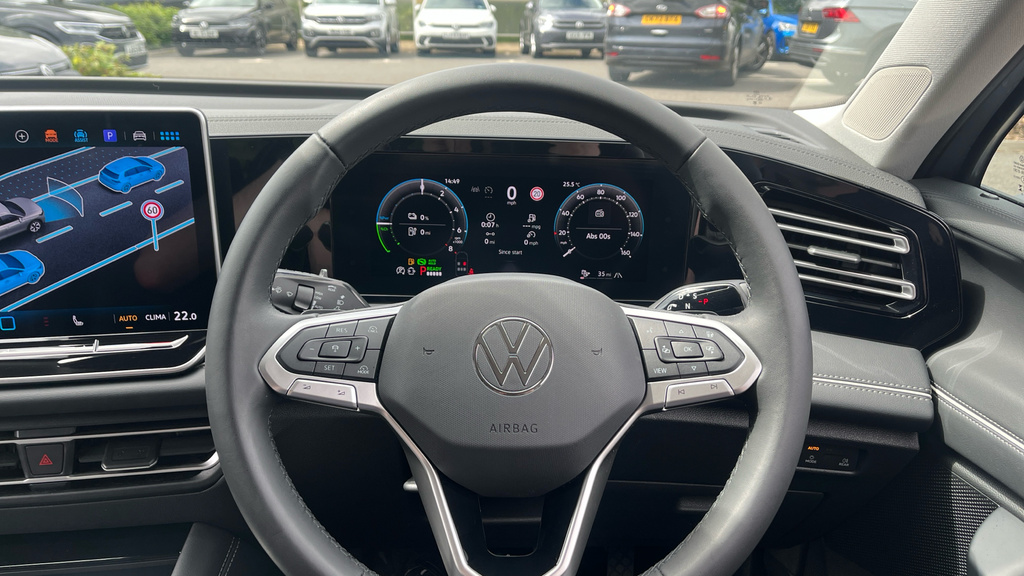 Volkswagen Tiguan Life White #26
