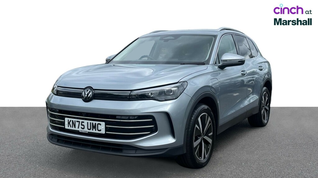 Volkswagen Tiguan Life White #8