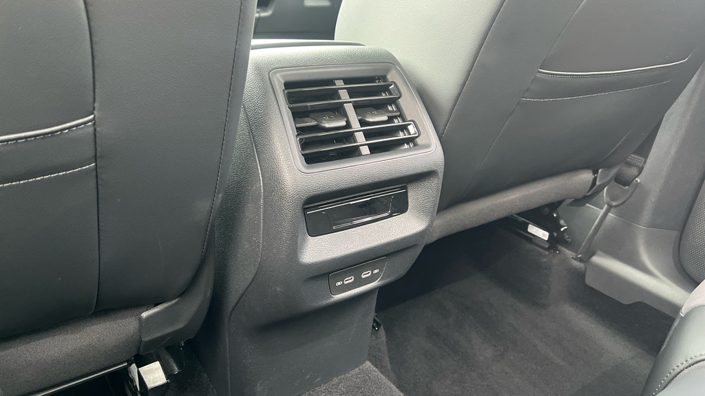 Volkswagen Tiguan Life White #31