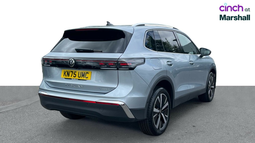 Volkswagen Tiguan Life White #3