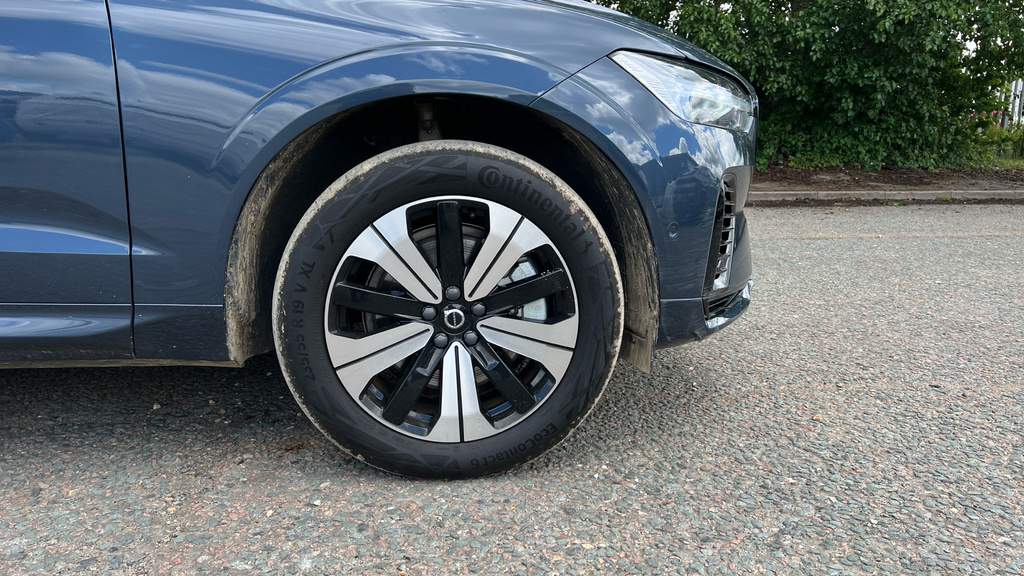 Volvo XC60 Ultra Blue #20