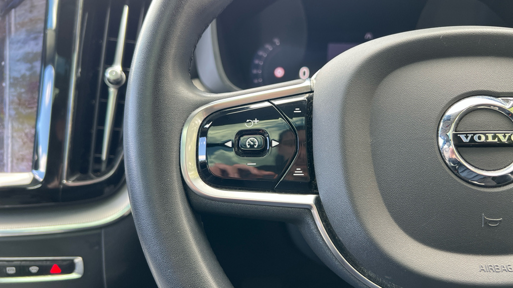 Volvo XC60 Ultra Blue #29