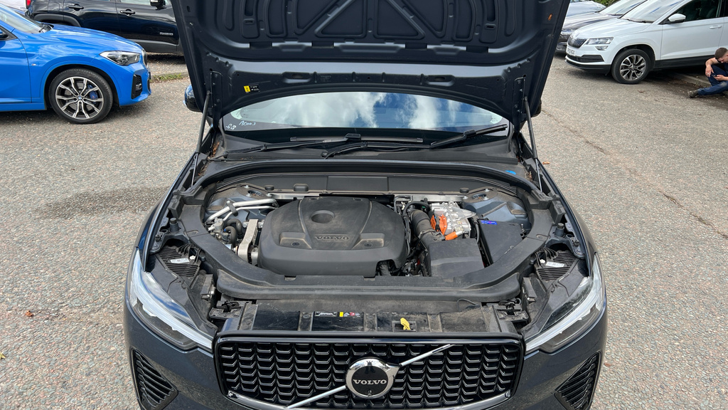 Volvo XC60 Ultra Blue #19